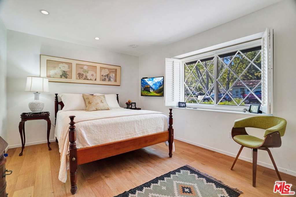 Malibu, California, 90265, United States, 4 Bedrooms Bedrooms, ,3 BathroomsBathrooms,Residential,Forsale,1904940
