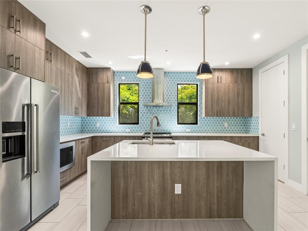 Wilton Manors, Florida, 33305, United States, 3 Bedrooms Bedrooms, ,2.5 BathroomsBathrooms,Residential,Forsale,1927560