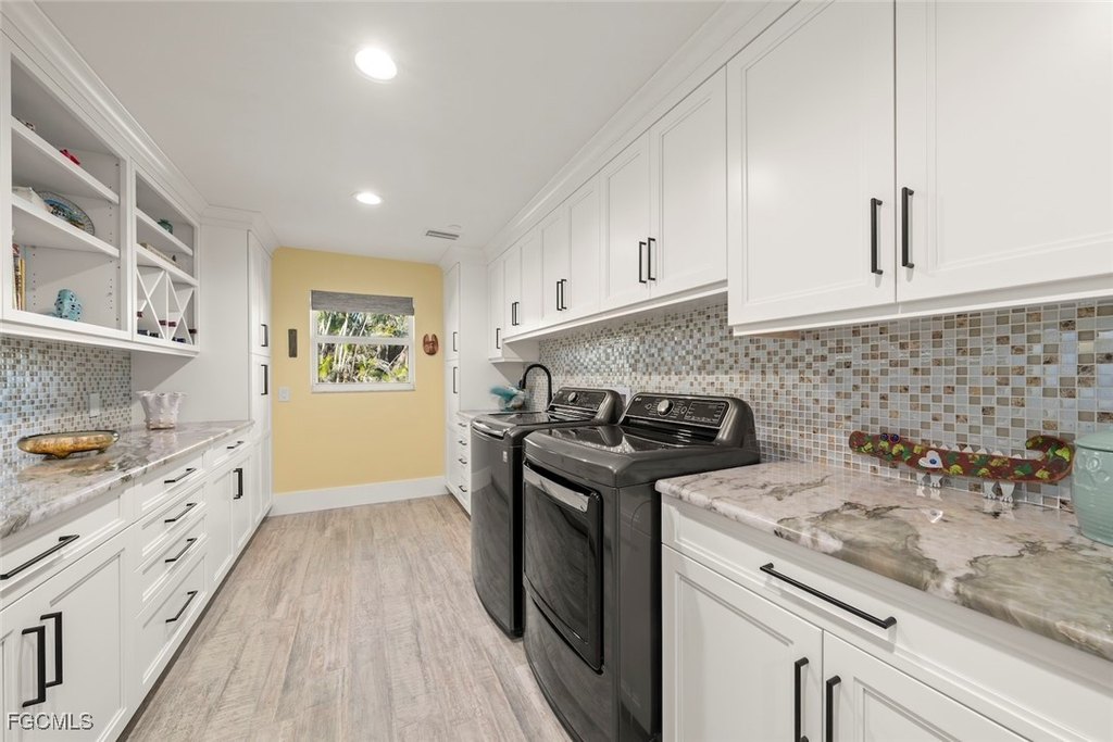 Sanibel, Florida, 33957, United States, 3 Bedrooms Bedrooms, ,3 BathroomsBathrooms,Residential,Forsale,1936218