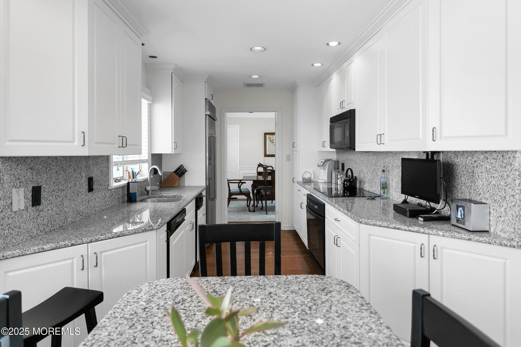 Mantoloking, New Jersey, 08738, United States, 4 Bedrooms Bedrooms, ,3 BathroomsBathrooms,Residential,Forsale,1922689