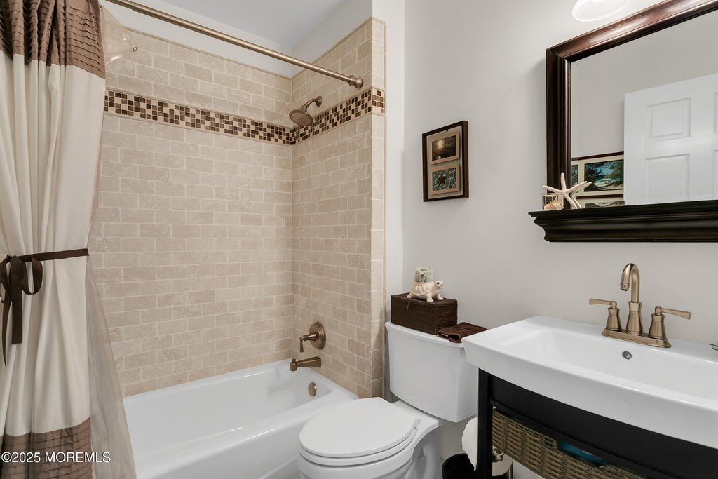 Mantoloking, New Jersey, 08738, United States, 4 Bedrooms Bedrooms, ,3 BathroomsBathrooms,Residential,Forsale,1922689
