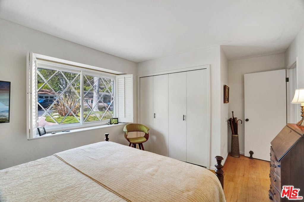 Malibu, California, 90265, United States, 4 Bedrooms Bedrooms, ,3 BathroomsBathrooms,Residential,Forsale,1904940