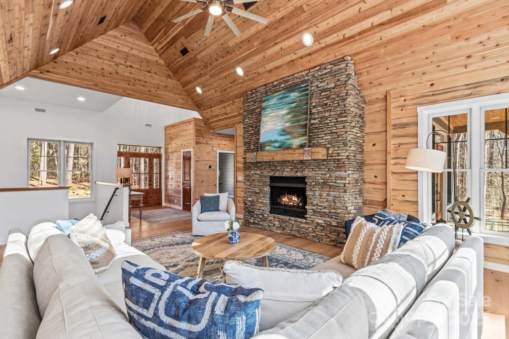 Salisbury, North Carolina, 28146, United States, 4 Bedrooms Bedrooms, ,4 BathroomsBathrooms,Residential,Forsale,1884418