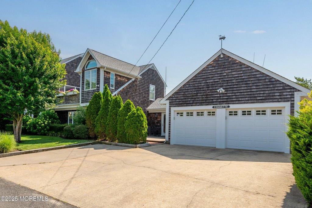 Mantoloking, New Jersey, 08738, United States, 4 Bedrooms Bedrooms, ,3 BathroomsBathrooms,Residential,Forsale,1922689