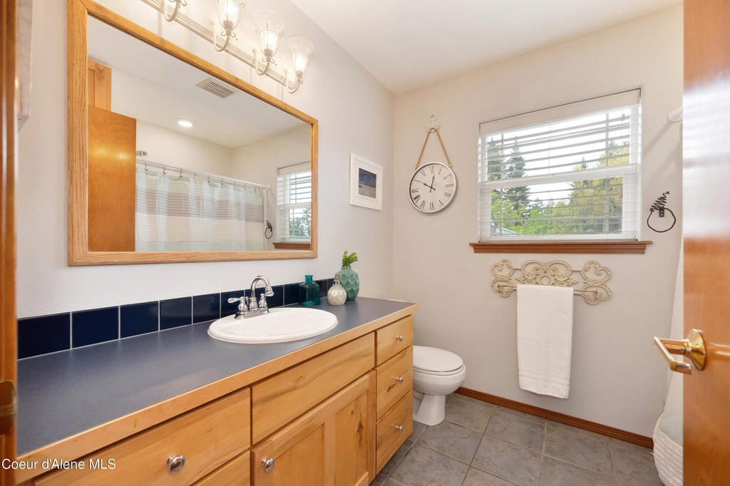 Hayden, Idaho, 83835, United States, 5 Bedrooms Bedrooms, ,3 BathroomsBathrooms,Residential,Forsale,1913861