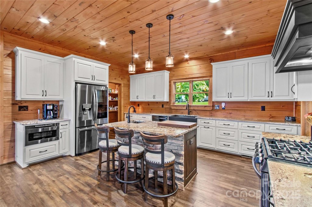 Denton, North Carolina, 27239, United States, 3 Bedrooms Bedrooms, ,3.5 BathroomsBathrooms,Residential,Forsale,1953174