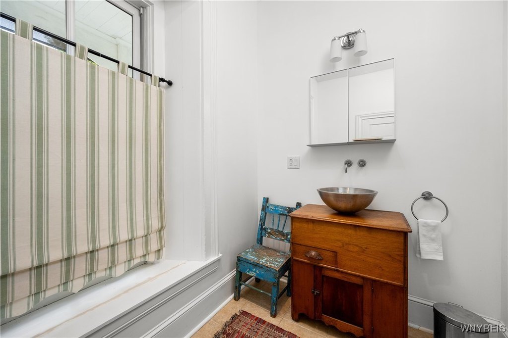 Pulteney, New York, 14840, United States, 5 Bedrooms Bedrooms, ,2.5 BathroomsBathrooms,Residential,Forsale,1944130