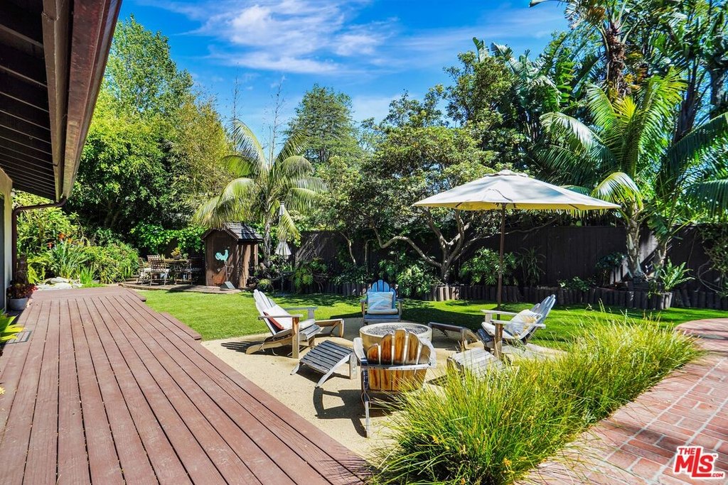 Malibu, California, 90265, United States, 4 Bedrooms Bedrooms, ,3 BathroomsBathrooms,Residential,Forsale,1904940