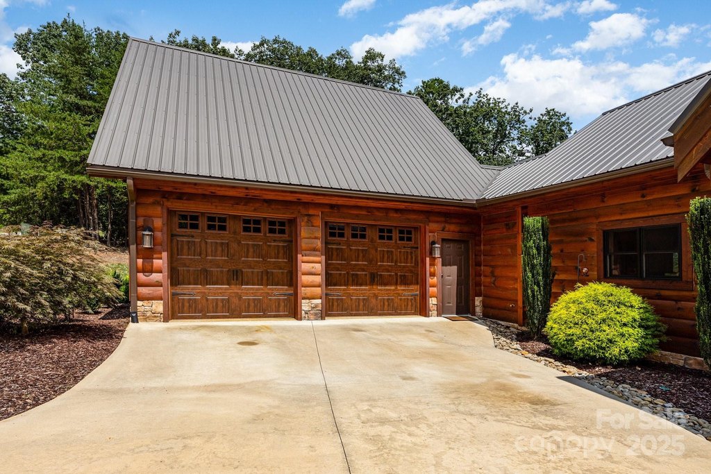 Denton, North Carolina, 27239, United States, 3 Bedrooms Bedrooms, ,3.5 BathroomsBathrooms,Residential,Forsale,1953174