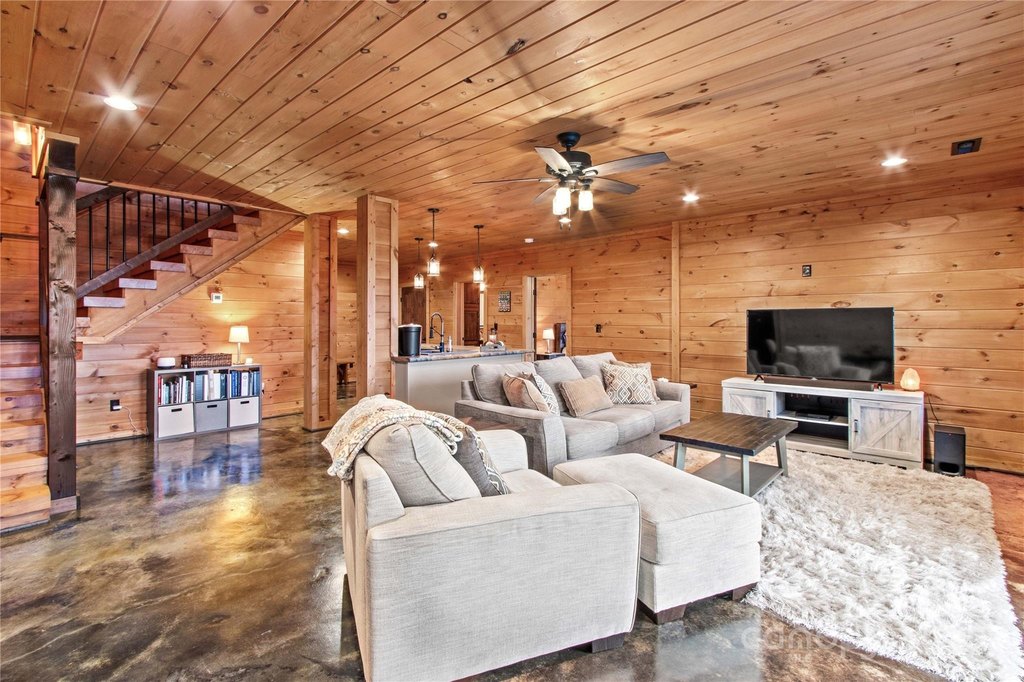 Denton, North Carolina, 27239, United States, 3 Bedrooms Bedrooms, ,3.5 BathroomsBathrooms,Residential,Forsale,1953174