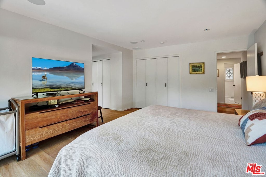 Malibu, California, 90265, United States, 4 Bedrooms Bedrooms, ,3 BathroomsBathrooms,Residential,Forsale,1904940