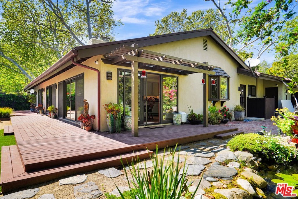 Malibu, California, 90265, United States, 4 Bedrooms Bedrooms, ,3 BathroomsBathrooms,Residential,Forsale,1904940