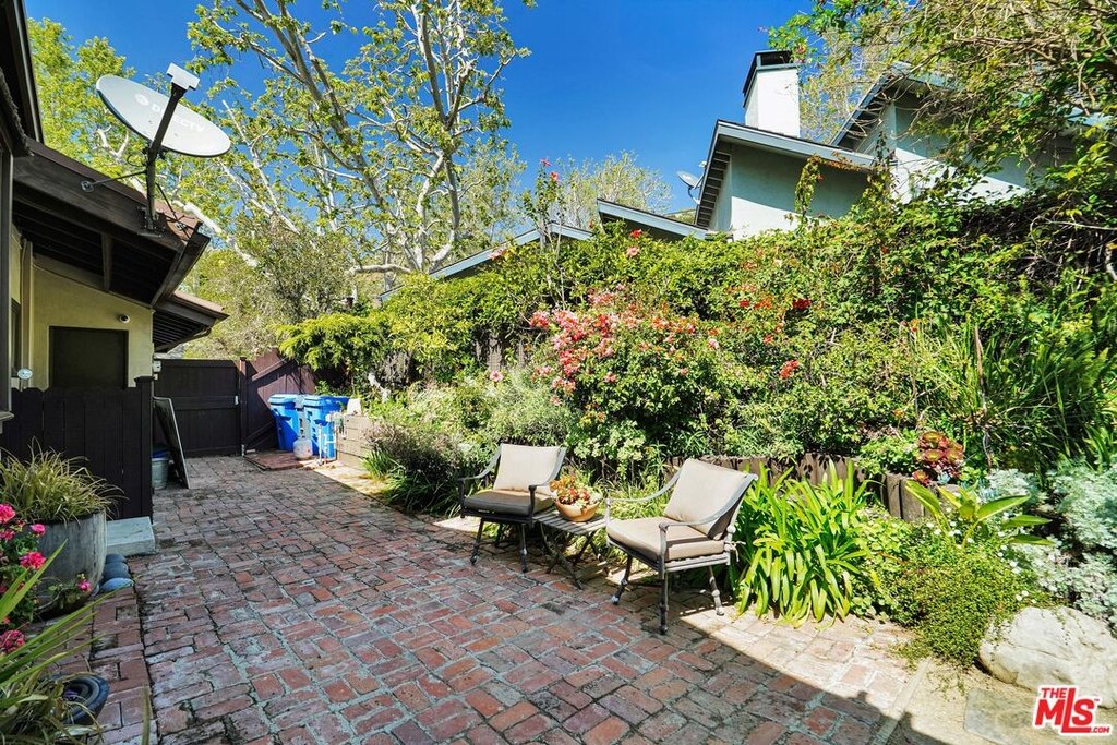 Malibu, California, 90265, United States, 4 Bedrooms Bedrooms, ,3 BathroomsBathrooms,Residential,Forsale,1904940