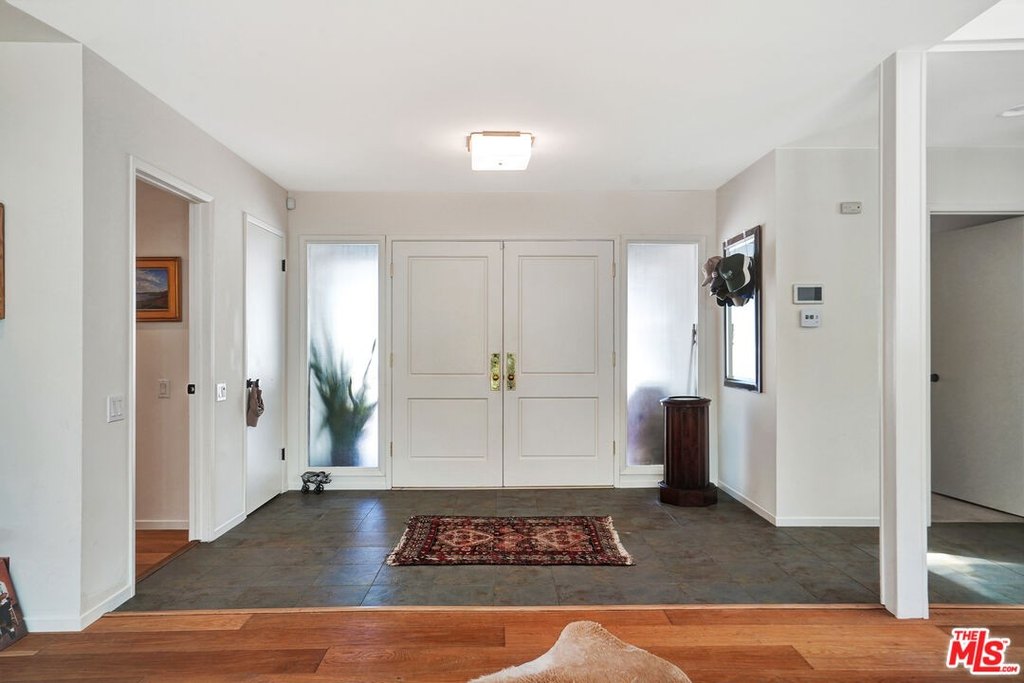 Malibu, California, 90265, United States, 4 Bedrooms Bedrooms, ,3 BathroomsBathrooms,Residential,Forsale,1904940