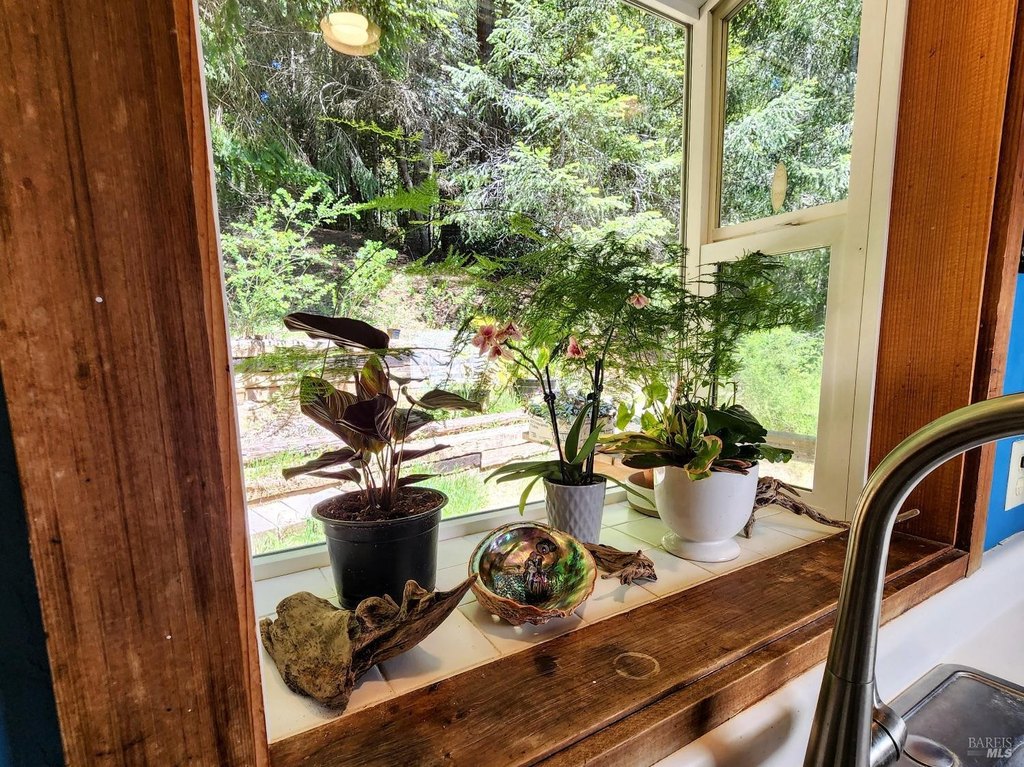 Little River, California, 95456, United States, 3 Bedrooms Bedrooms, ,2 BathroomsBathrooms,Residential,Forsale,1985921