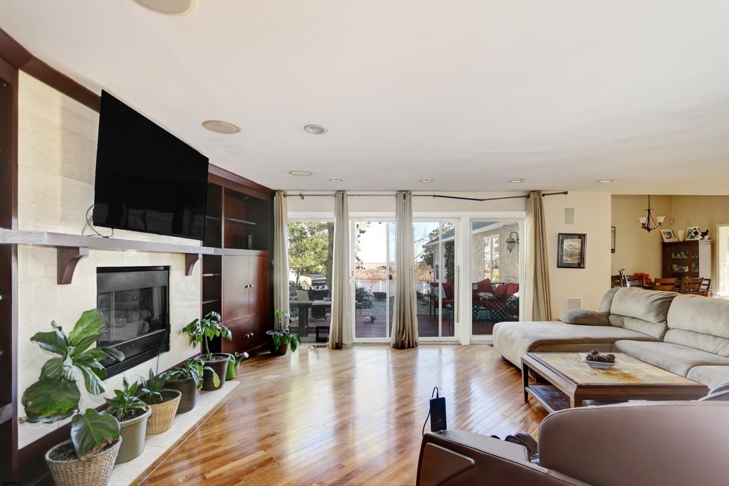 Linwood, New Jersey, 08221, United States, 5 Bedrooms Bedrooms, ,3.5 BathroomsBathrooms,Residential,Forsale,1994001