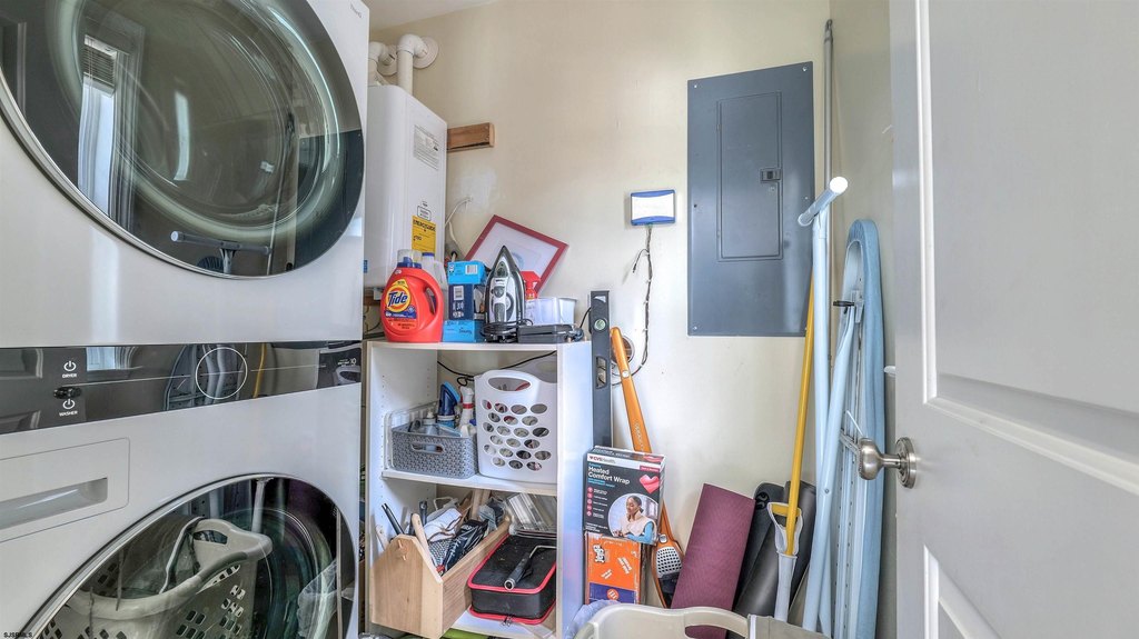 Margate, New Jersey, 08402, United States, 3 Bedrooms Bedrooms, ,2.5 BathroomsBathrooms,Residential,Forsale,2004115