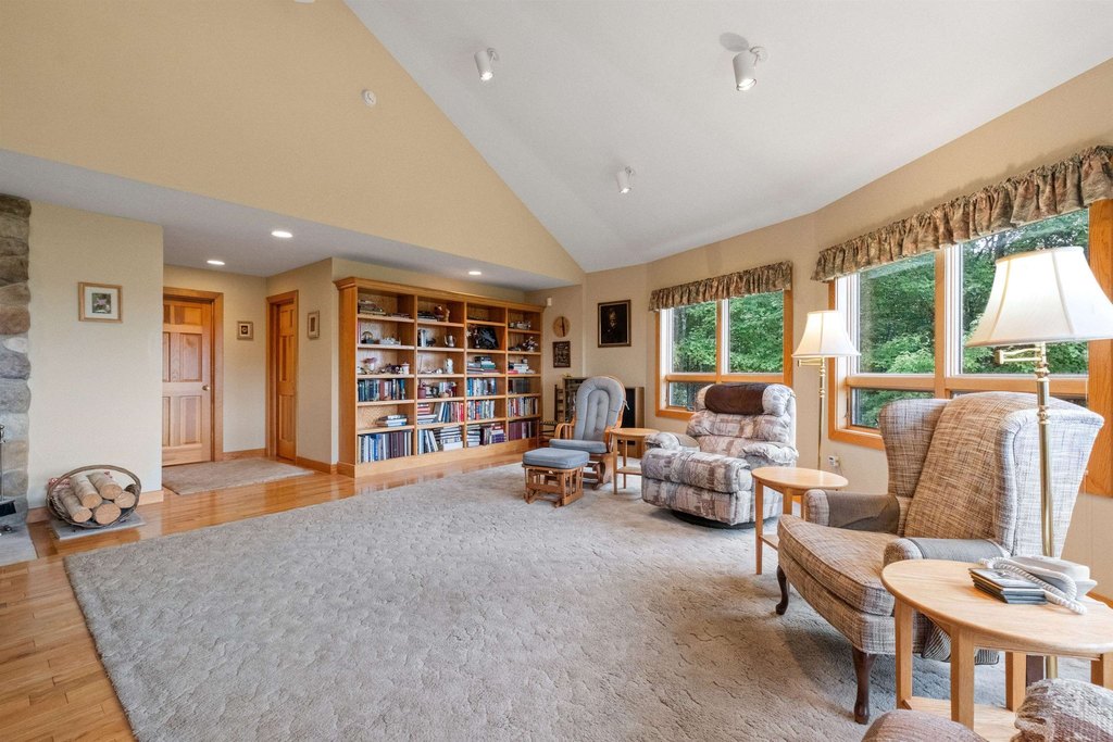 New Hampton, New Hampshire, 03256, United States, 3 Bedrooms Bedrooms, ,3 BathroomsBathrooms,Residential,Forsale,1941221