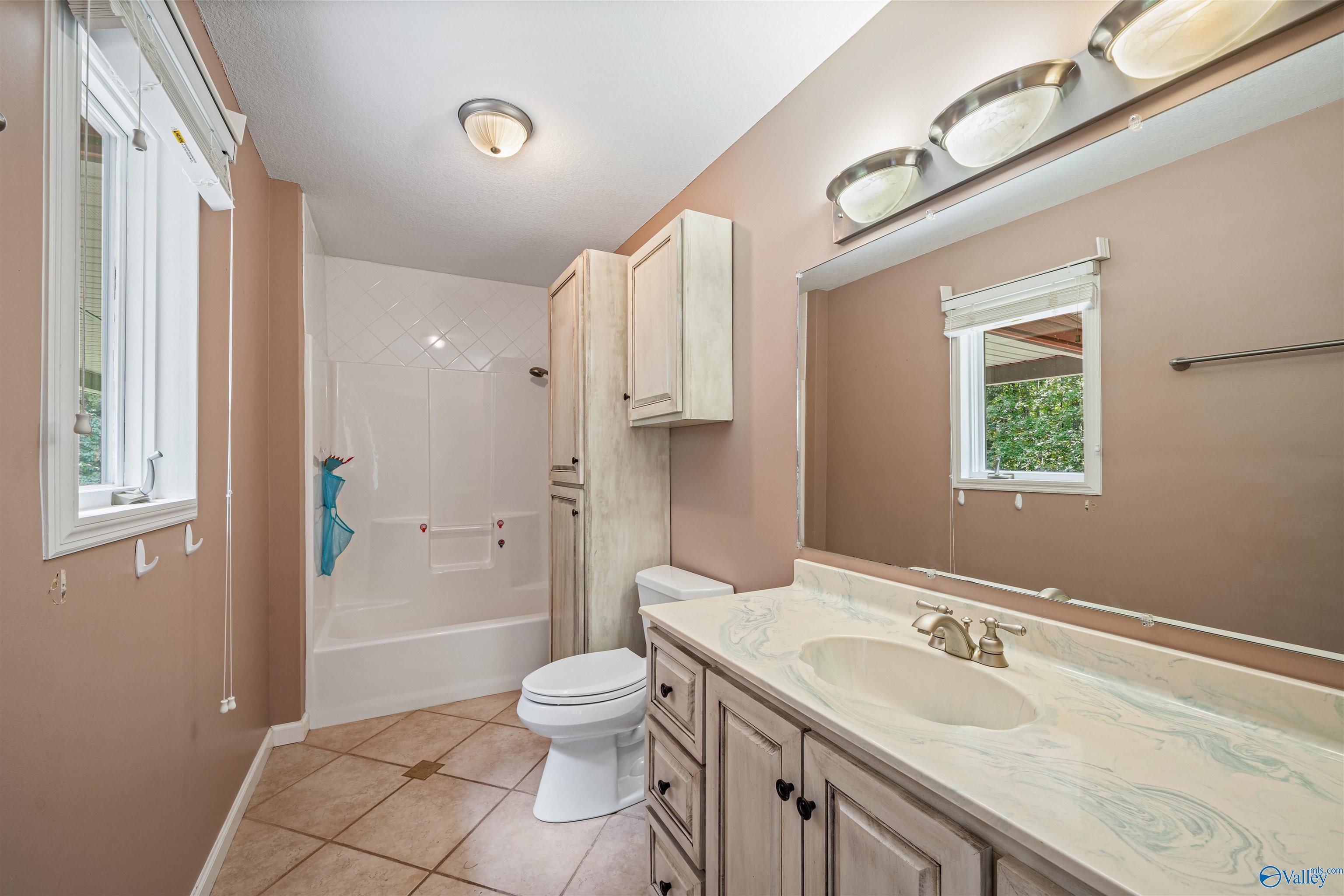 Fort Payne, Alabama, 35967, United States, 3 Bedrooms Bedrooms, ,3 BathroomsBathrooms,Residential,Forsale,2007706