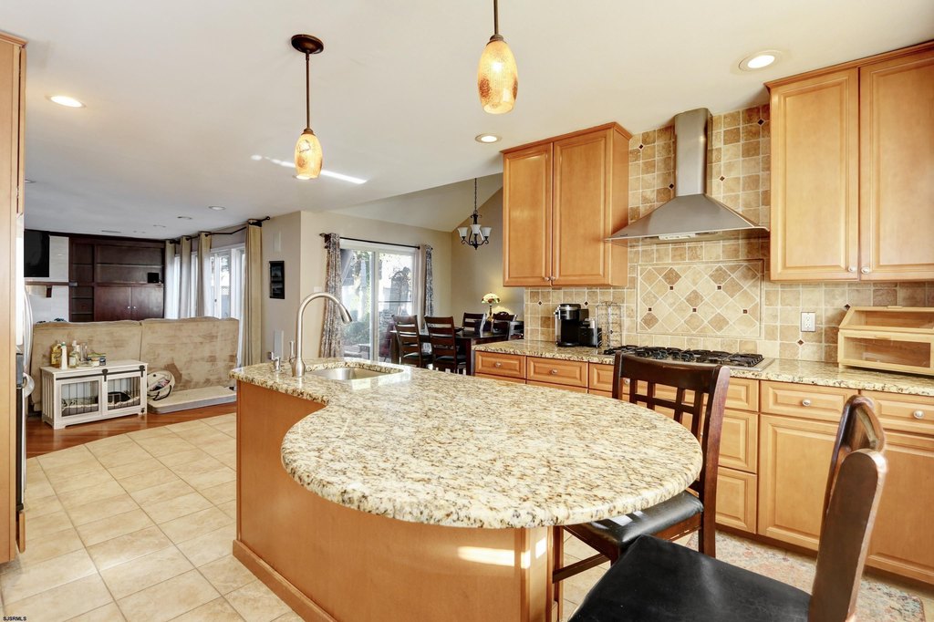 Linwood, New Jersey, 08221, United States, 5 Bedrooms Bedrooms, ,3.5 BathroomsBathrooms,Residential,Forsale,1994001