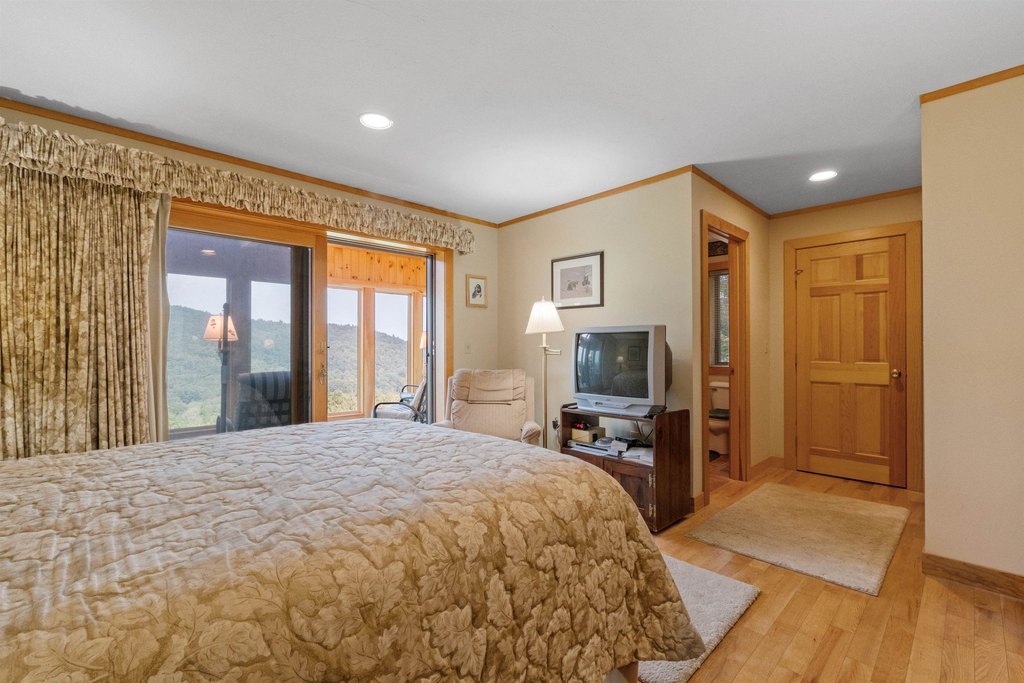 New Hampton, New Hampshire, 03256, United States, 3 Bedrooms Bedrooms, ,3 BathroomsBathrooms,Residential,Forsale,1941221