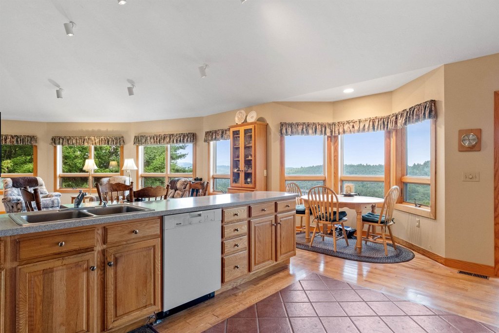 New Hampton, New Hampshire, 03256, United States, 3 Bedrooms Bedrooms, ,3 BathroomsBathrooms,Residential,Forsale,1941221