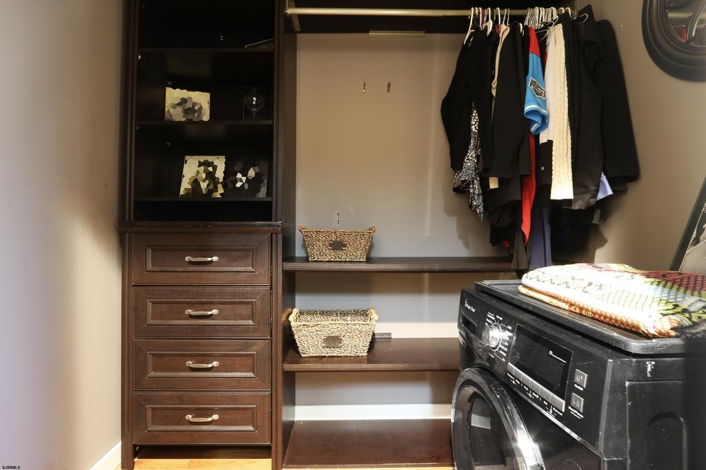 Linwood, New Jersey, 08221, United States, 5 Bedrooms Bedrooms, ,3.5 BathroomsBathrooms,Residential,Forsale,1994001