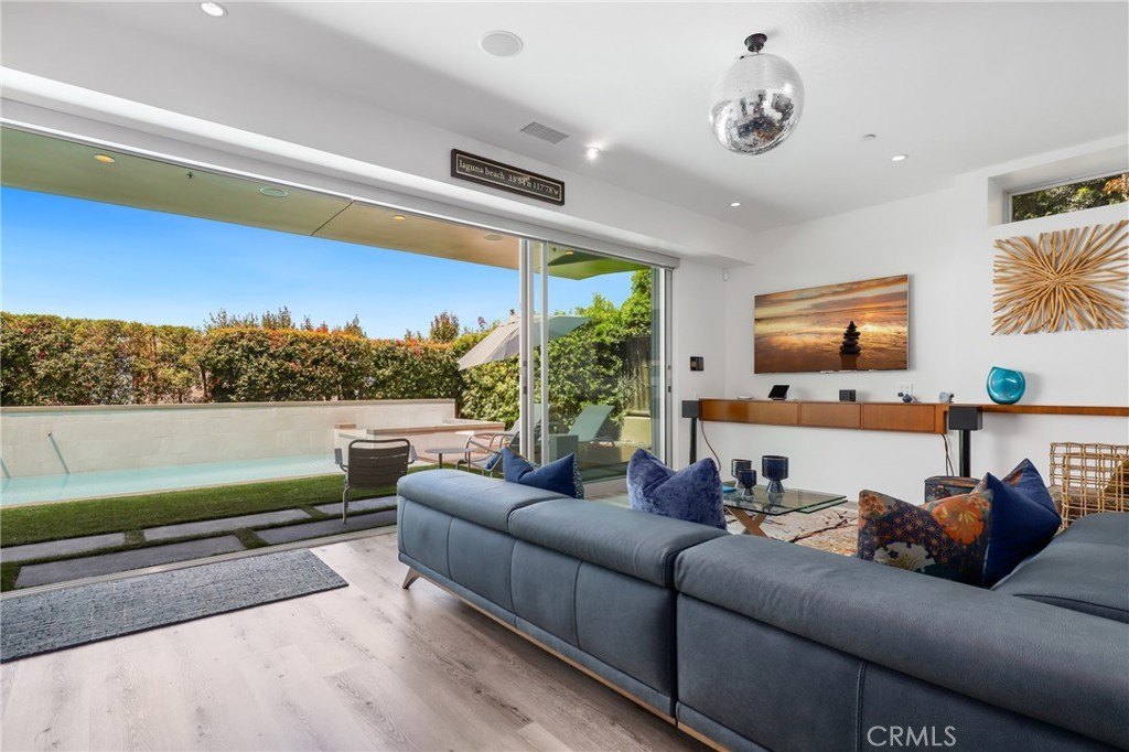 Laguna Beach, California, 92651, United States, 4 Bedrooms Bedrooms, ,4.5 BathroomsBathrooms,Residential,Forsale,1927545