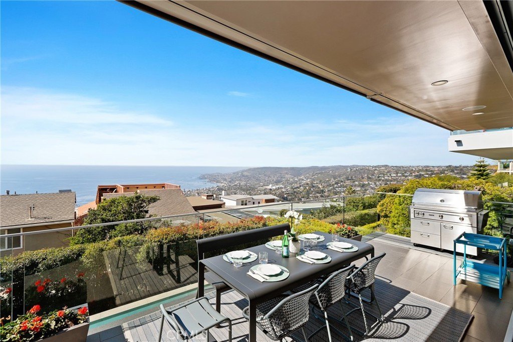 Laguna Beach, California, 92651, United States, 4 Bedrooms Bedrooms, ,4.5 BathroomsBathrooms,Residential,Forsale,1927545