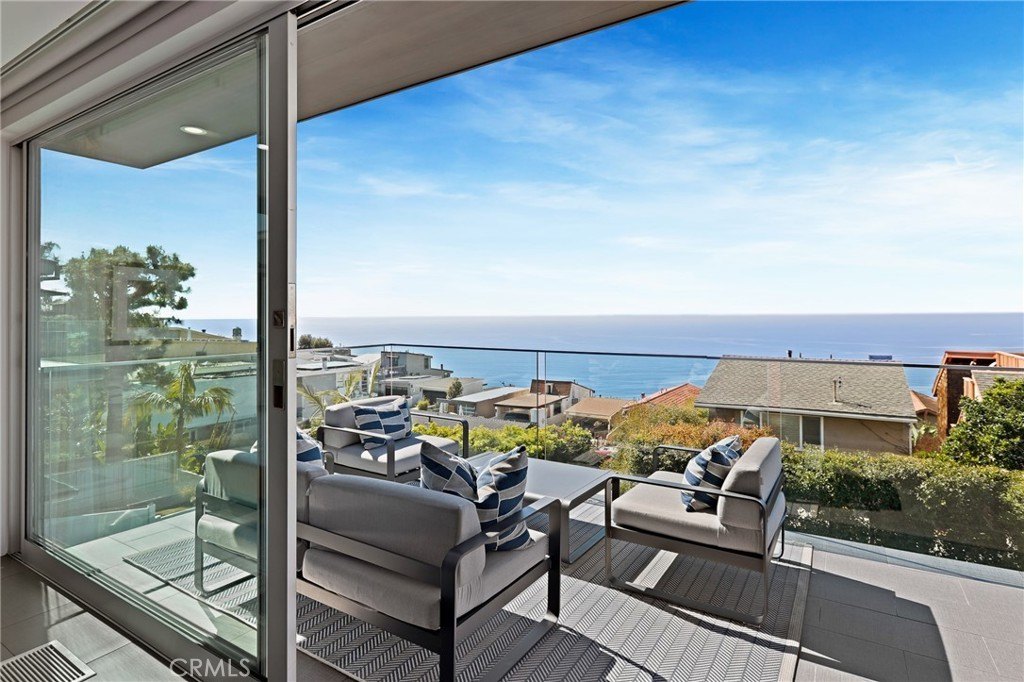 Laguna Beach, California, 92651, United States, 4 Bedrooms Bedrooms, ,4.5 BathroomsBathrooms,Residential,Forsale,1927545