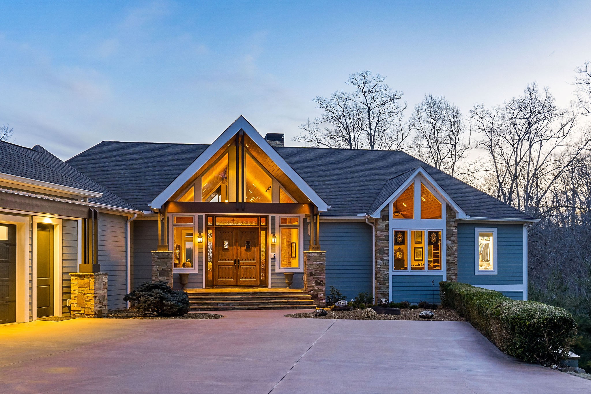 Sparta, Tennessee, 38583, United States, 3 Bedrooms Bedrooms, ,3.5 BathroomsBathrooms,Residential,Forsale,1968516