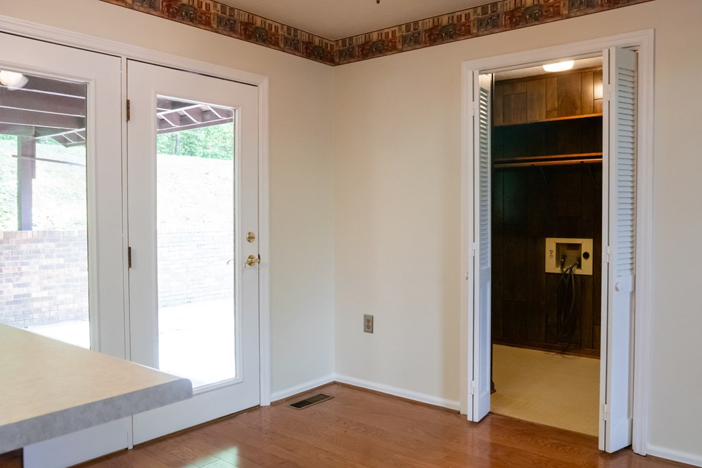 Livingston, Tennessee, 38570, United States, 3 Bedrooms Bedrooms, ,3 BathroomsBathrooms,Residential,Forsale,1886025