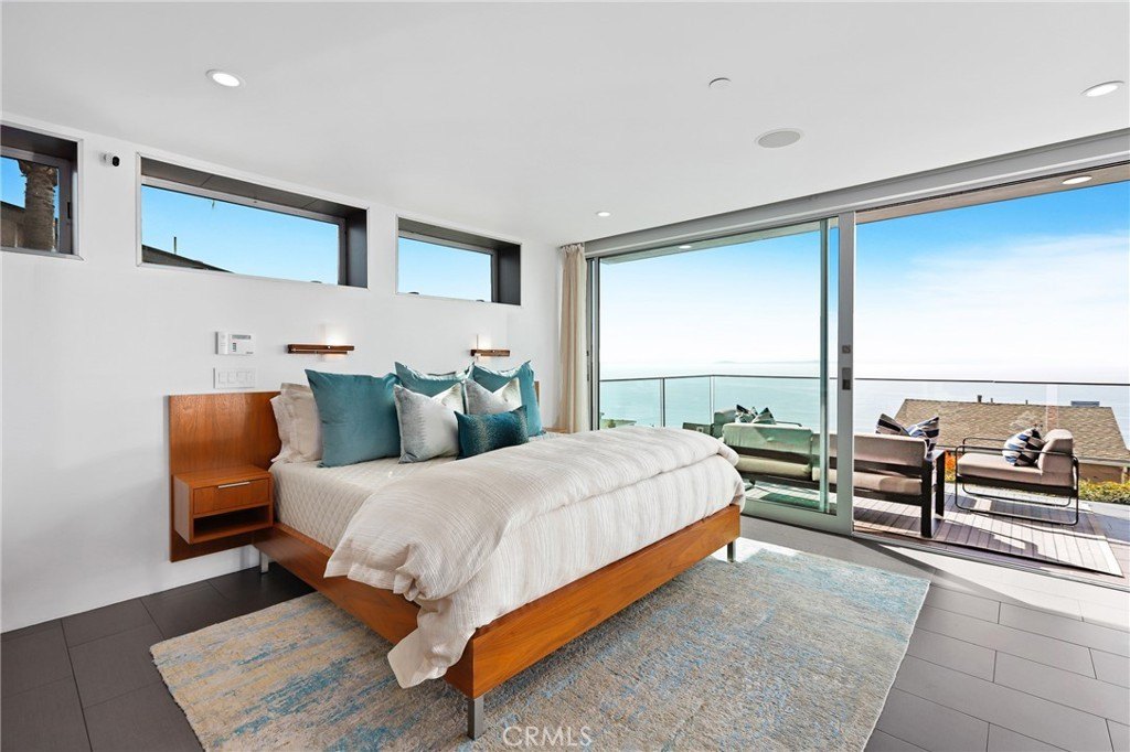 Laguna Beach, California, 92651, United States, 4 Bedrooms Bedrooms, ,4.5 BathroomsBathrooms,Residential,Forsale,1927545