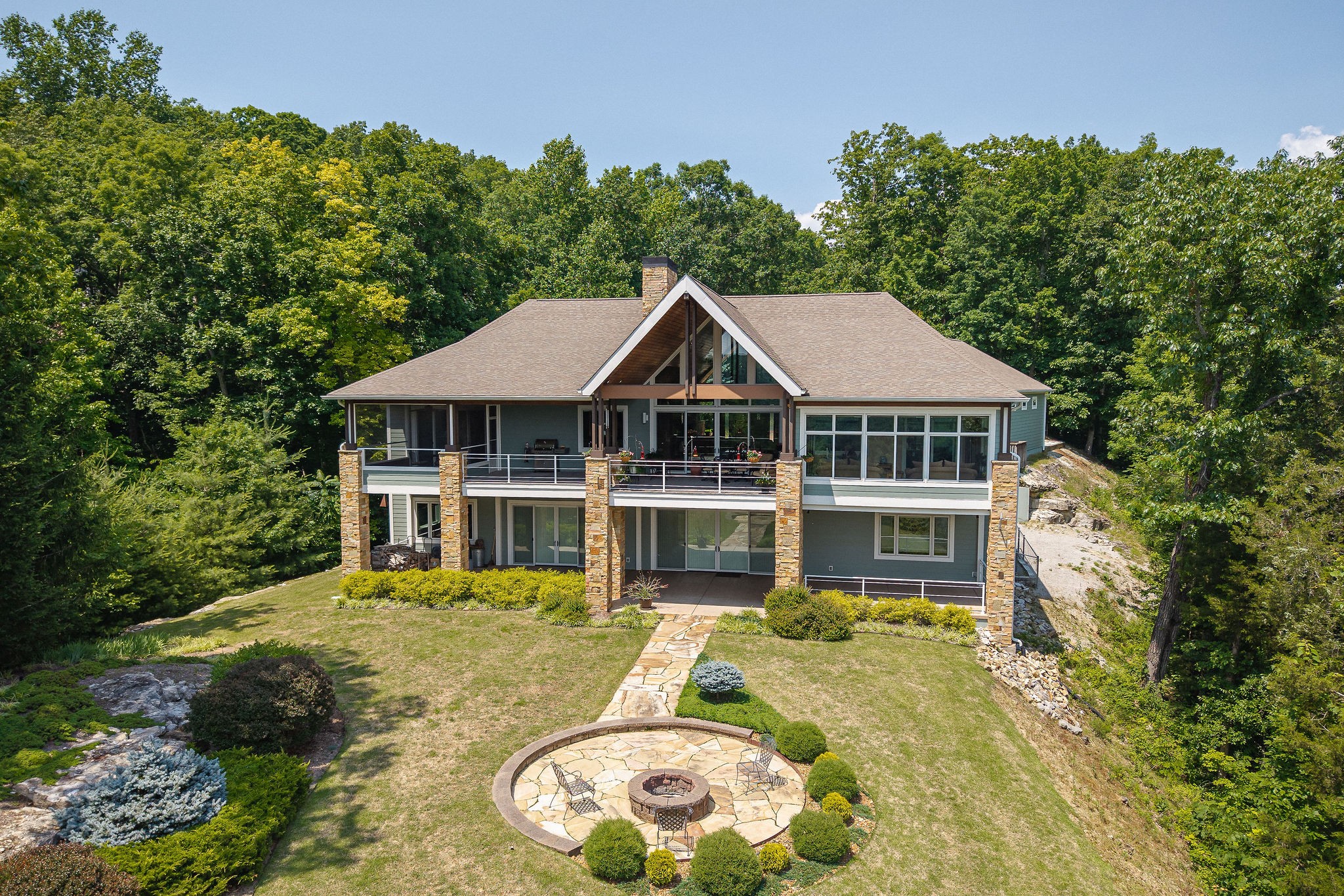 Sparta, Tennessee, 38583, United States, 3 Bedrooms Bedrooms, ,3.5 BathroomsBathrooms,Residential,Forsale,1968516