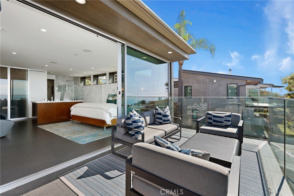 Laguna Beach, California, 92651, United States, 4 Bedrooms Bedrooms, ,4.5 BathroomsBathrooms,Residential,Forsale,1927545