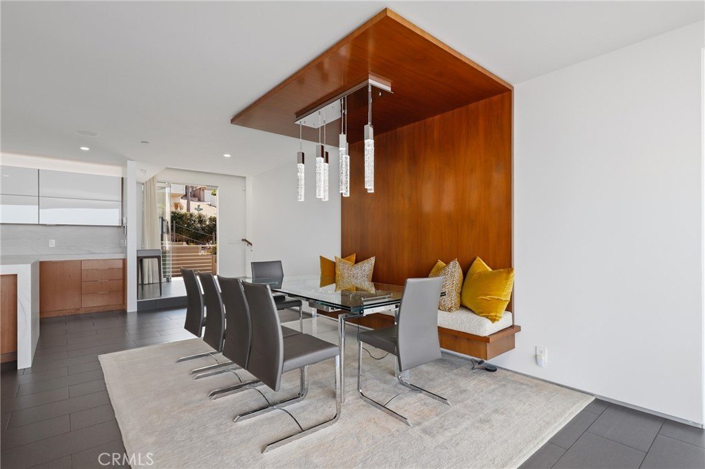 Laguna Beach, California, 92651, United States, 4 Bedrooms Bedrooms, ,4.5 BathroomsBathrooms,Residential,Forsale,1927545