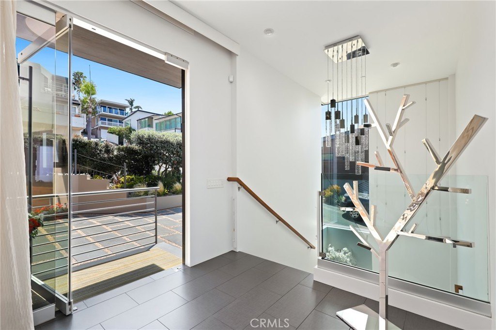 Laguna Beach, California, 92651, United States, 4 Bedrooms Bedrooms, ,4.5 BathroomsBathrooms,Residential,Forsale,1927545