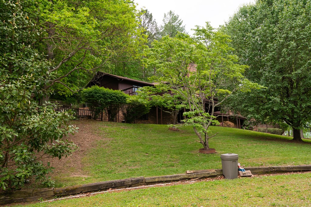 Livingston, Tennessee, 38570, United States, 3 Bedrooms Bedrooms, ,3 BathroomsBathrooms,Residential,Forsale,1886025
