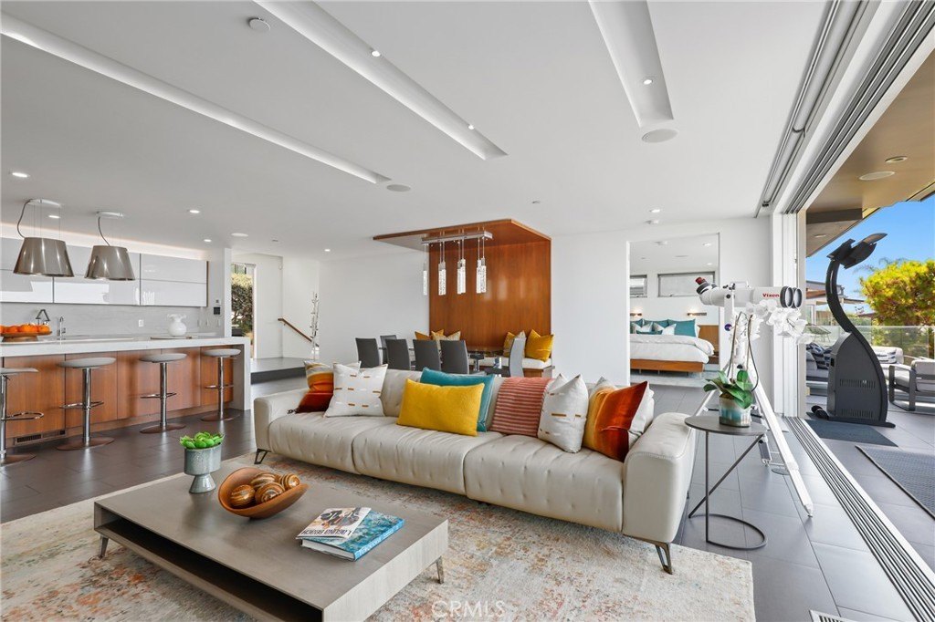 Laguna Beach, California, 92651, United States, 4 Bedrooms Bedrooms, ,4.5 BathroomsBathrooms,Residential,Forsale,1927545