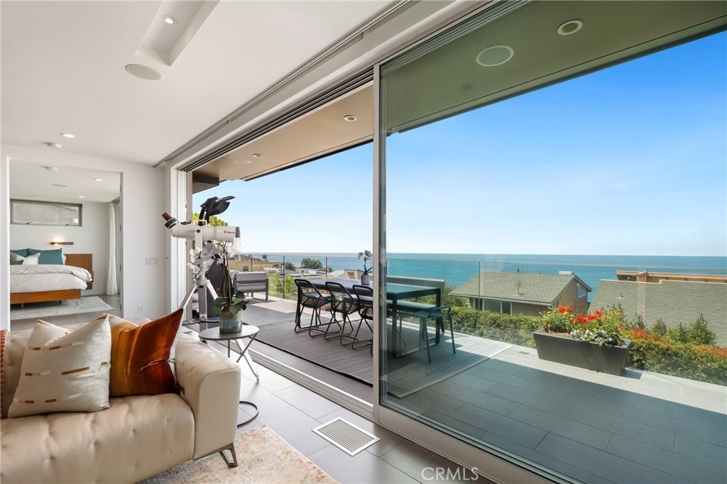 Laguna Beach, California, 92651, United States, 4 Bedrooms Bedrooms, ,4.5 BathroomsBathrooms,Residential,Forsale,1927545