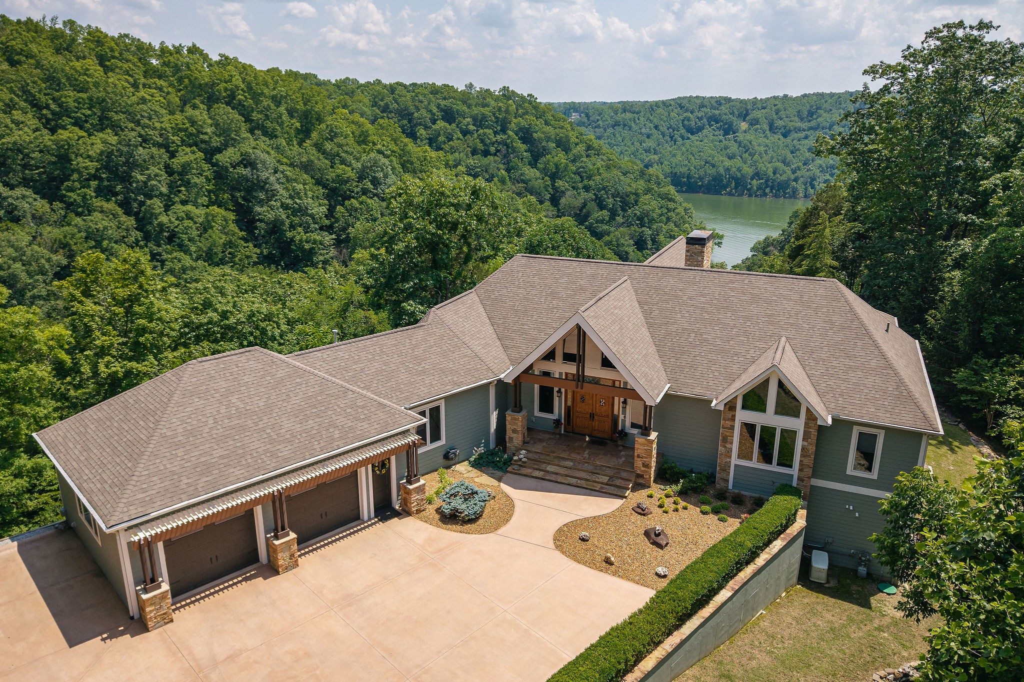 Sparta, Tennessee, 38583, United States, 3 Bedrooms Bedrooms, ,3.5 BathroomsBathrooms,Residential,Forsale,1968516