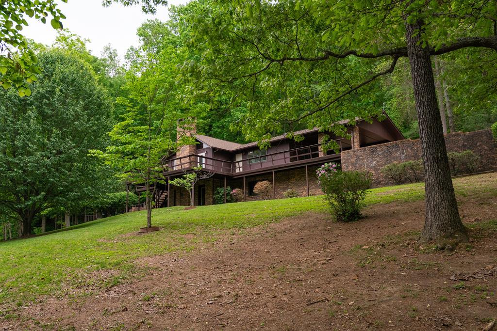 Livingston, Tennessee, 38570, United States, 3 Bedrooms Bedrooms, ,3 BathroomsBathrooms,Residential,Forsale,1886025