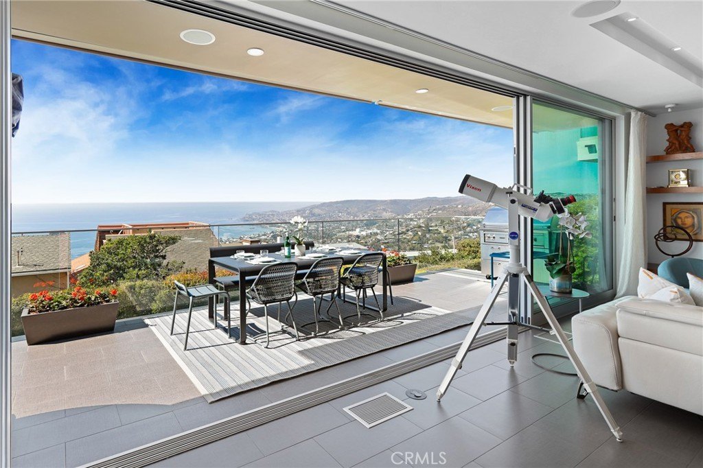 Laguna Beach, California, 92651, United States, 4 Bedrooms Bedrooms, ,4.5 BathroomsBathrooms,Residential,Forsale,1927545