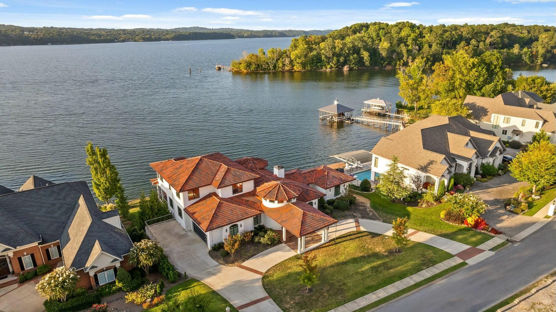 Chattanooga, Tennessee, 37416, United States, 6 Bedrooms Bedrooms, ,6.5 BathroomsBathrooms,Residential,Forsale,1922203