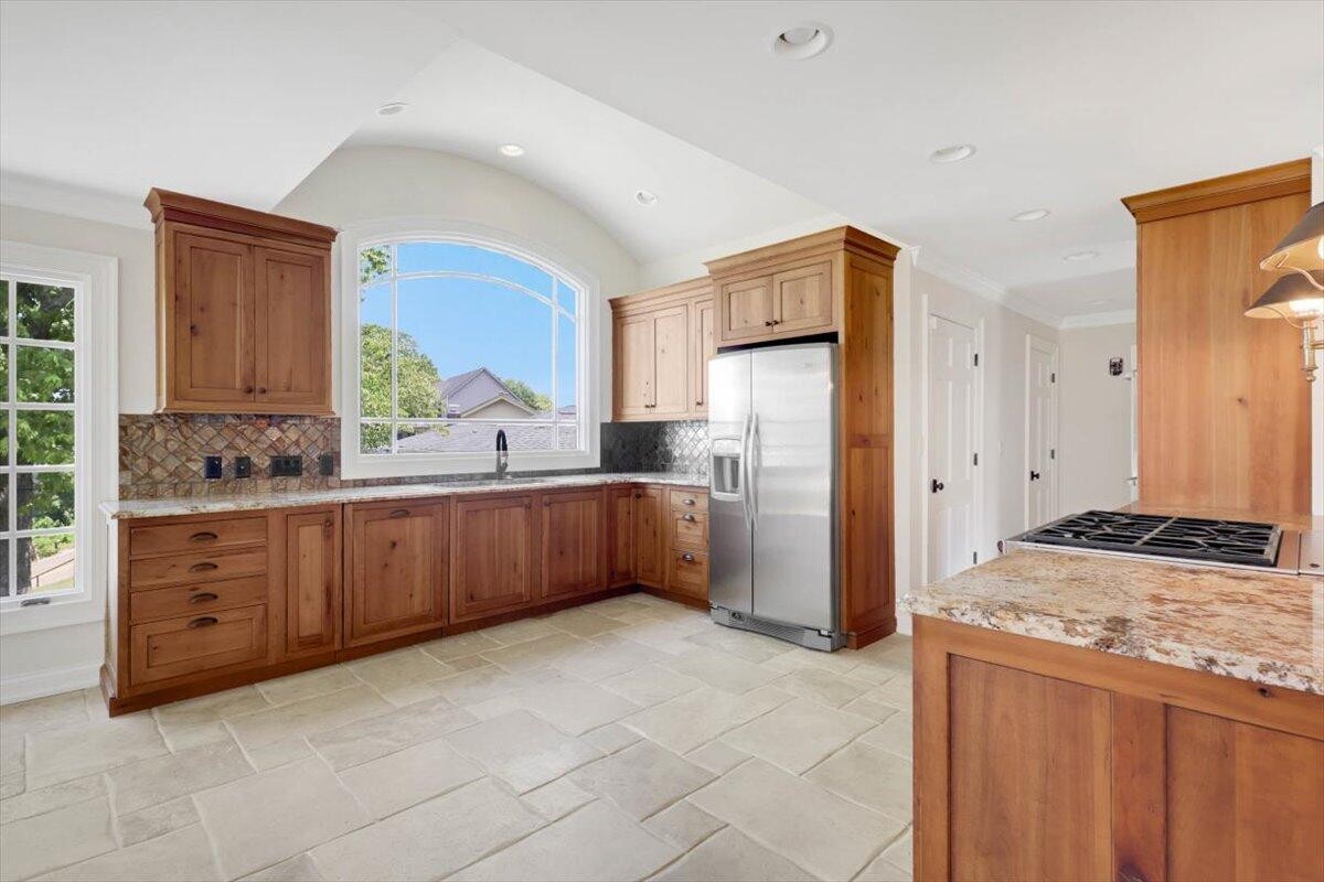 Chattanooga, Tennessee, 37404, United States, 4 Bedrooms Bedrooms, ,4.5 BathroomsBathrooms,Residential,Forsale,1963496