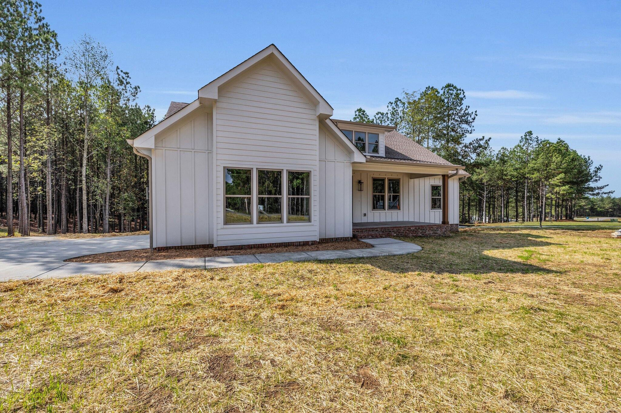 Jasper, Tennessee, 37347, United States, 3 Bedrooms Bedrooms, ,2 BathroomsBathrooms,Residential,Forsale,1894420