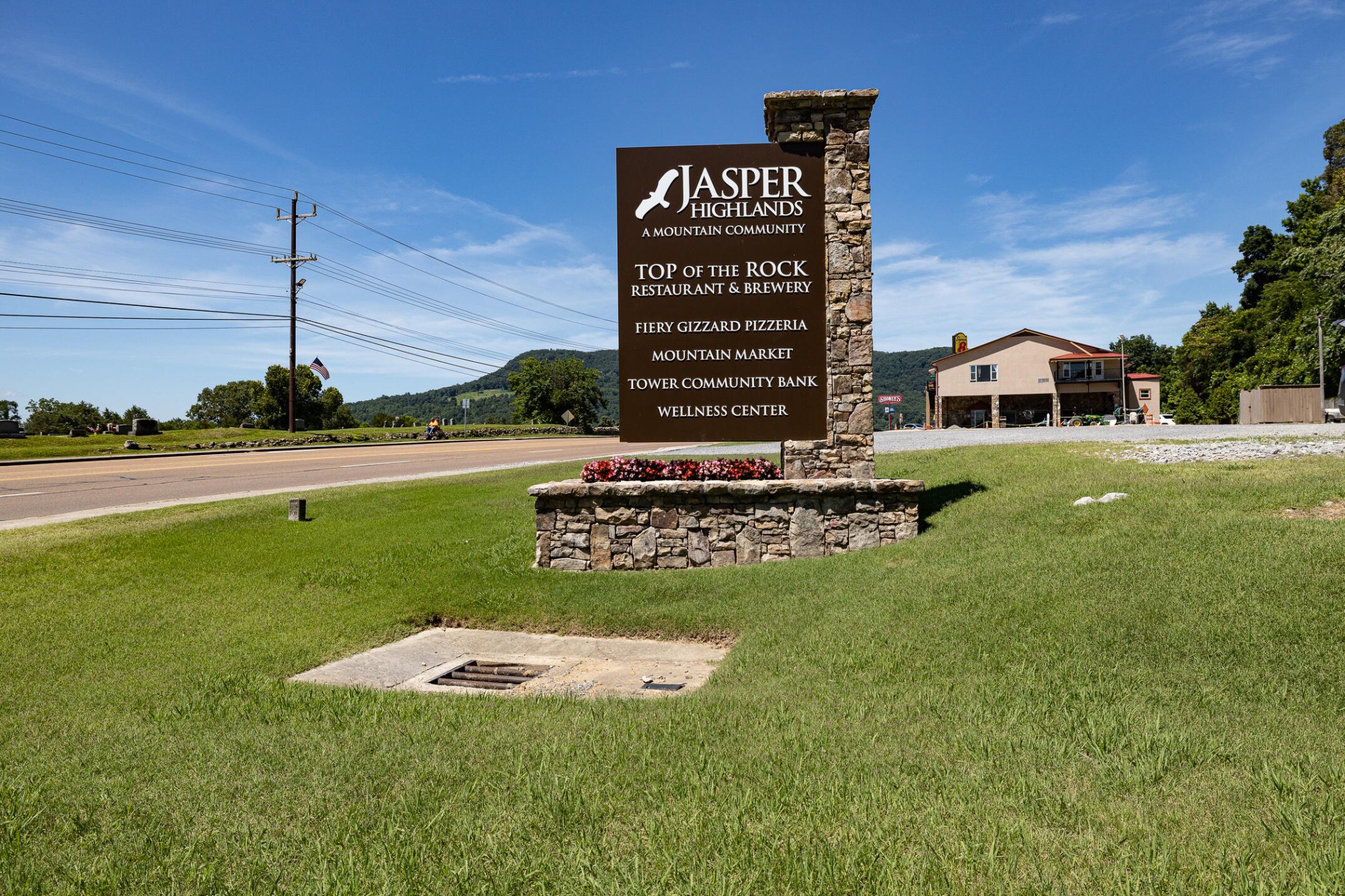 Jasper, Tennessee, 37347, United States, 3 Bedrooms Bedrooms, ,2 BathroomsBathrooms,Residential,Forsale,1894420
