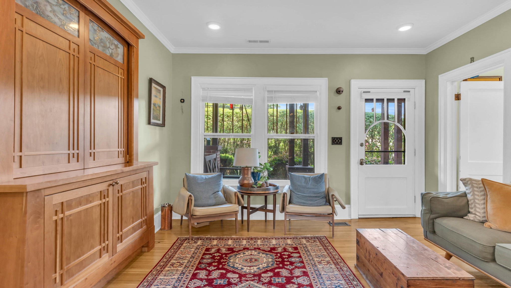 Chattanooga, Tennessee, 37405, United States, 3 Bedrooms Bedrooms, ,2 BathroomsBathrooms,Residential,Forsale,1946642