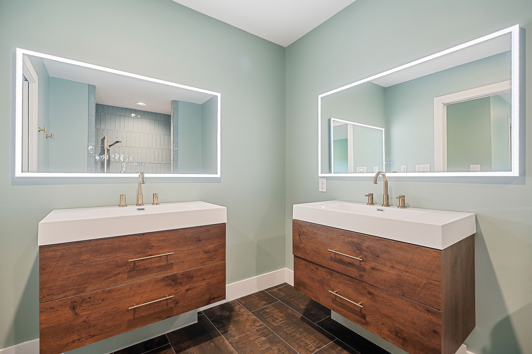 Smithville, Tennessee, 37166, United States, 4 Bedrooms Bedrooms, ,4 BathroomsBathrooms,Residential,Forsale,1999482