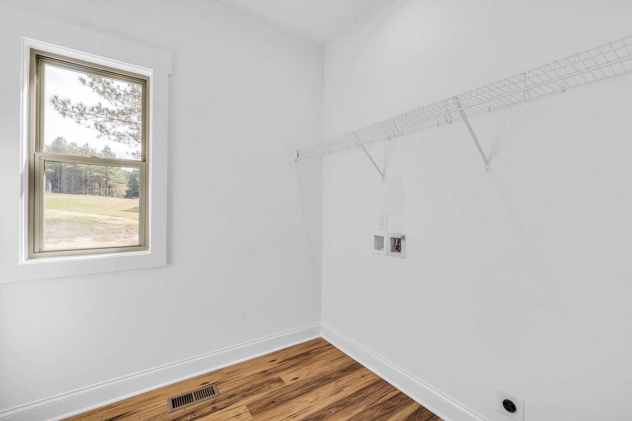 Jasper, Tennessee, 37347, United States, 3 Bedrooms Bedrooms, ,2 BathroomsBathrooms,Residential,Forsale,1894420
